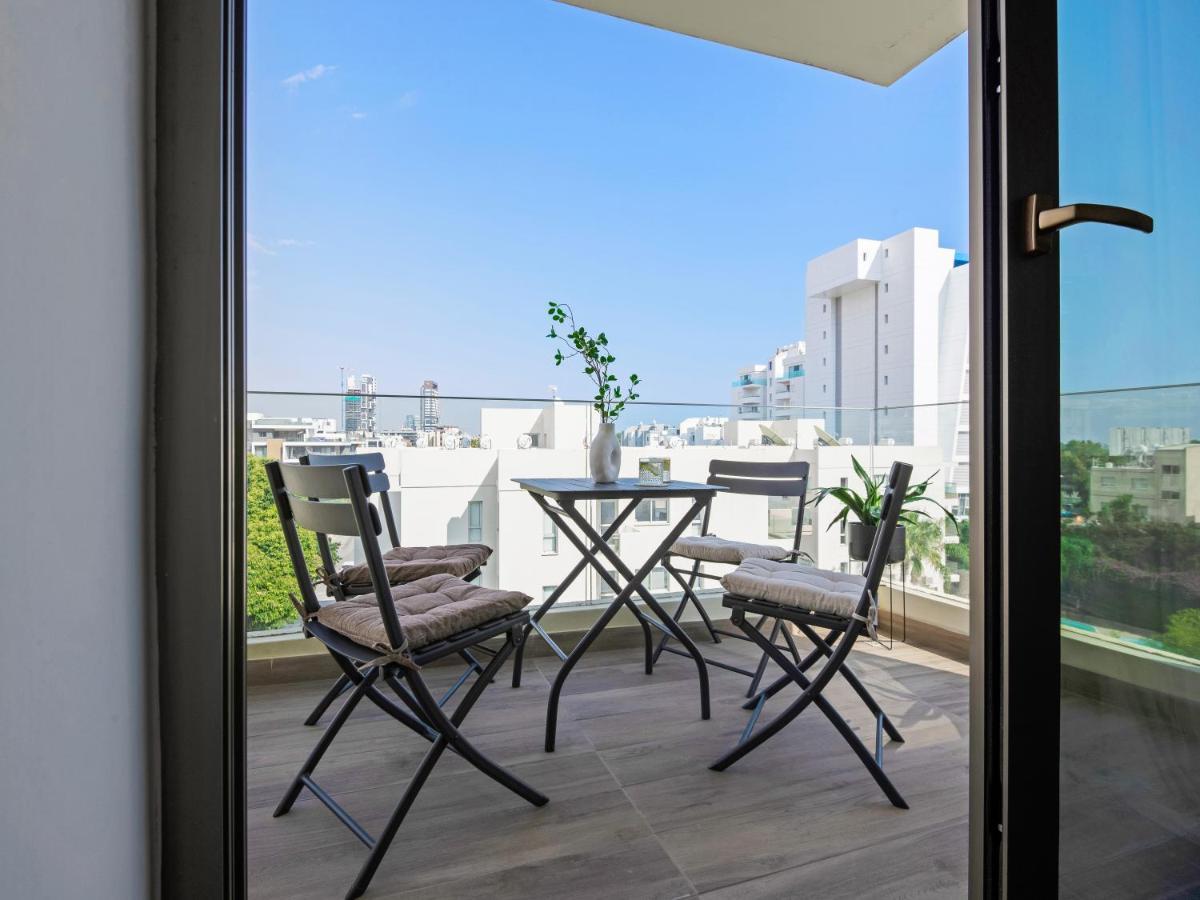 Sanders Evolution Apartment Лимасол Екстериор снимка